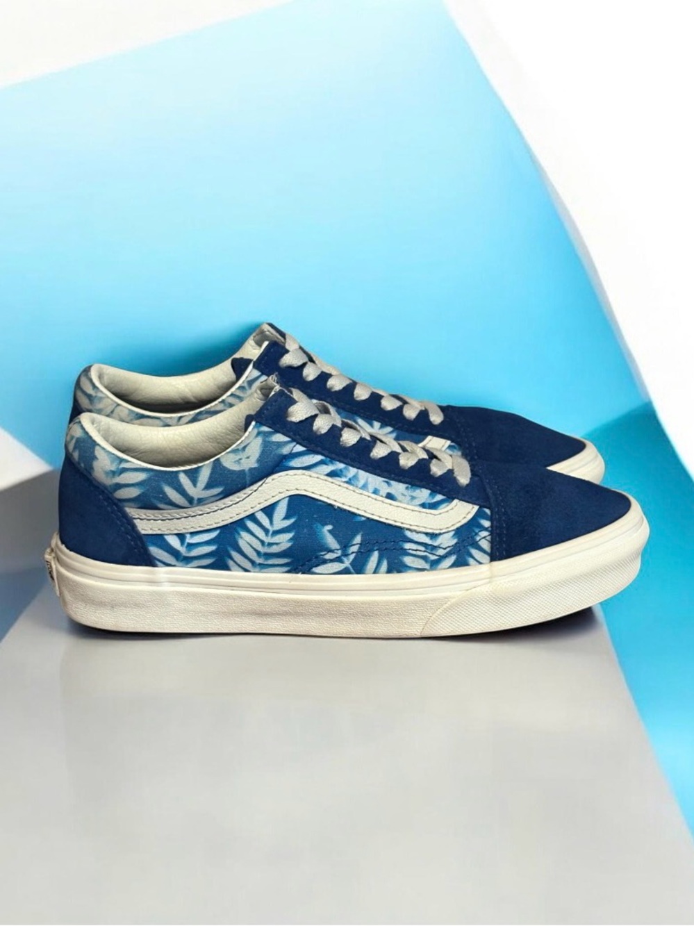 Vans Old Skool 'Solar Floral True Blue' colorway sneakers size 5.5 women’s